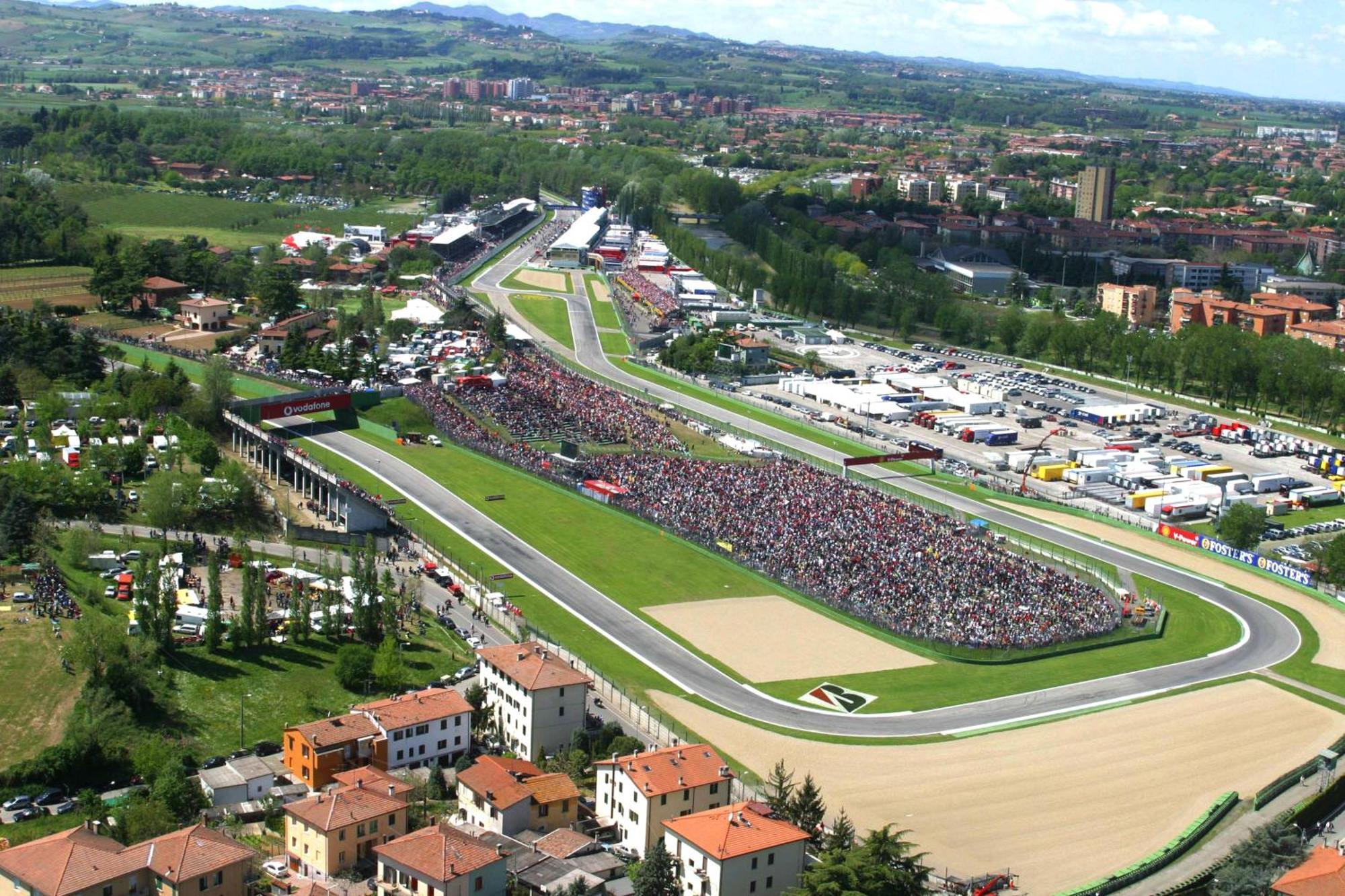 Le Due Corti Centro Storico - Autodromo Apartment Имола Екстериор снимка