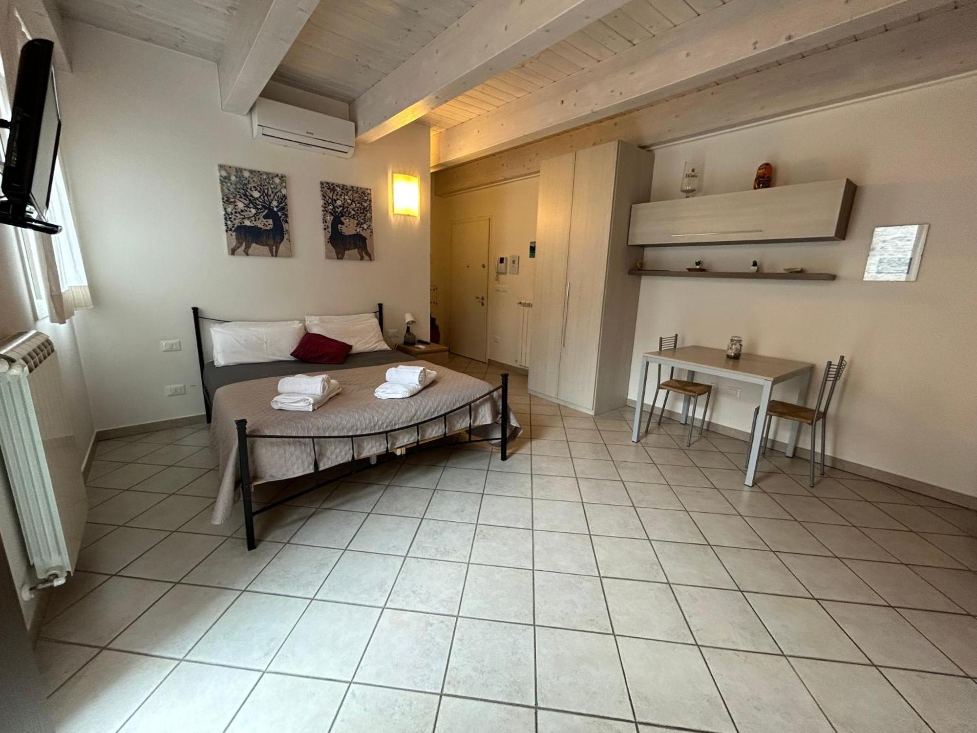 Le Due Corti Centro Storico - Autodromo Apartment Имола Екстериор снимка